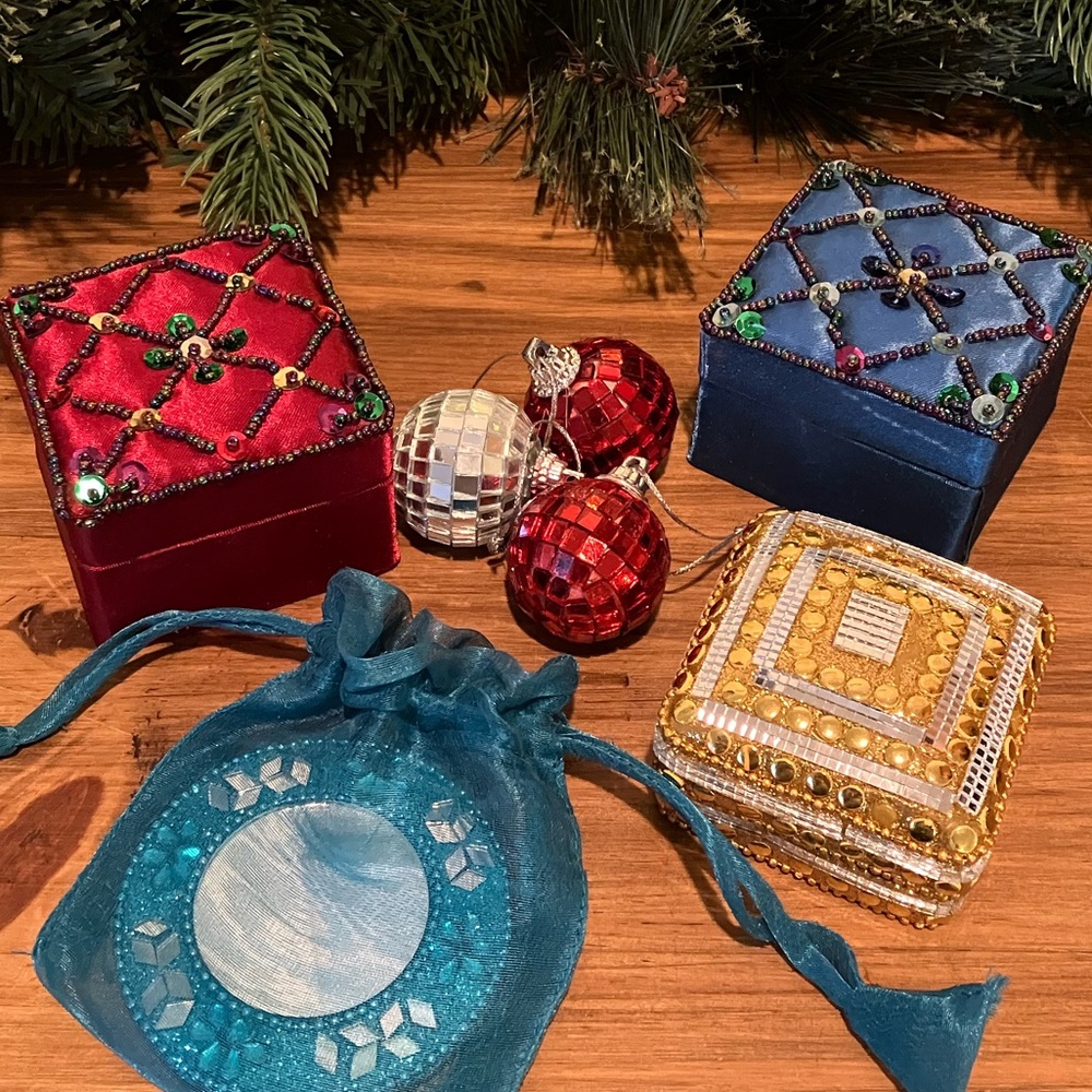 3 small decorative boxes, 3 small disco ball style ornaments & compact mirror